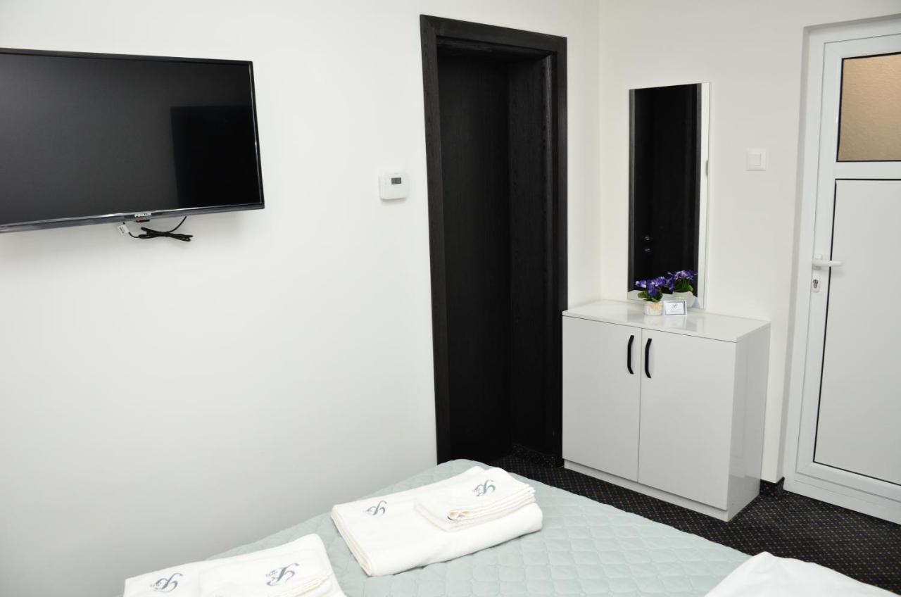 Boris House Hotel ออร์คนายโนโว่ ภายนอก รูปภาพ