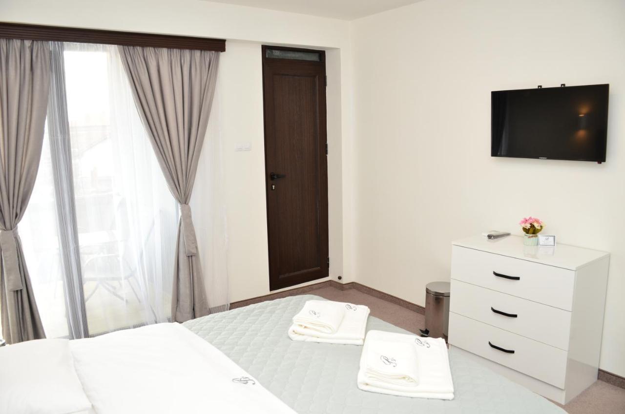 Boris House Hotel ออร์คนายโนโว่ ภายนอก รูปภาพ